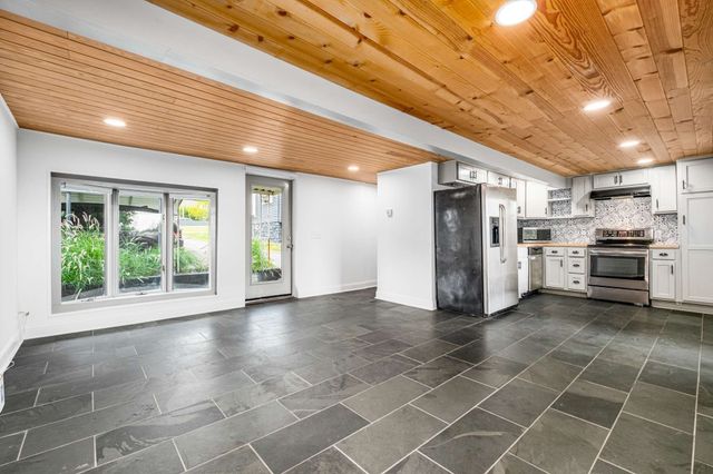562B Neelys Bend Rd, Madison, TN 37115
