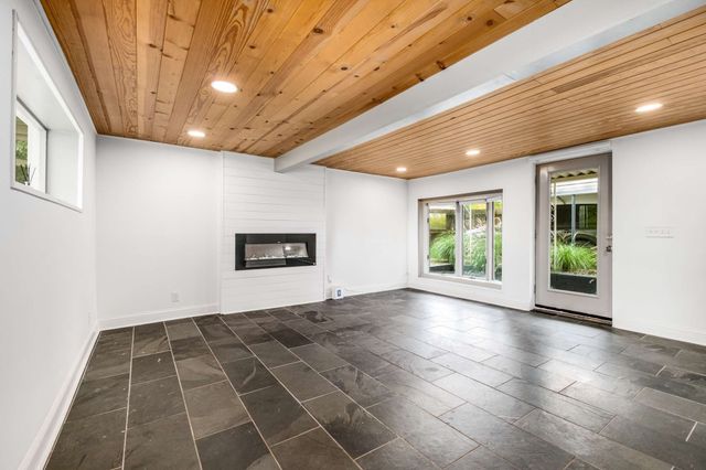 562B Neelys Bend Rd, Madison, TN 37115