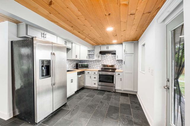 562B Neelys Bend Rd, Madison, TN 37115