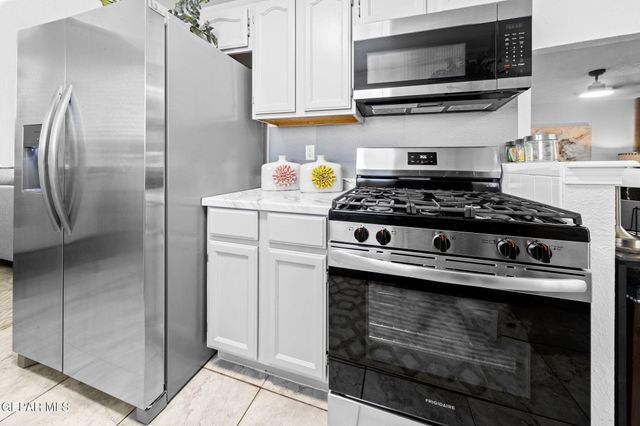 328 De Palma Place, Horizon City, TX 79928