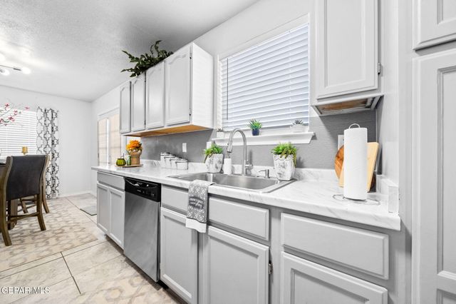 328 De Palma Place, Horizon City, TX 79928