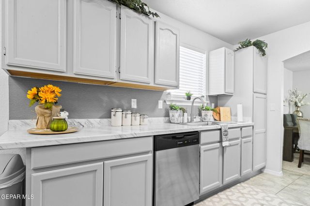 328 De Palma Place, Horizon City, TX 79928