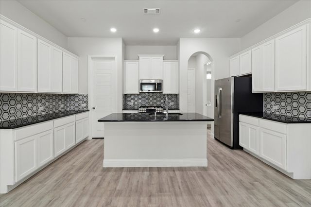 6008 Silverado Trail, Mckinney, TX 75070