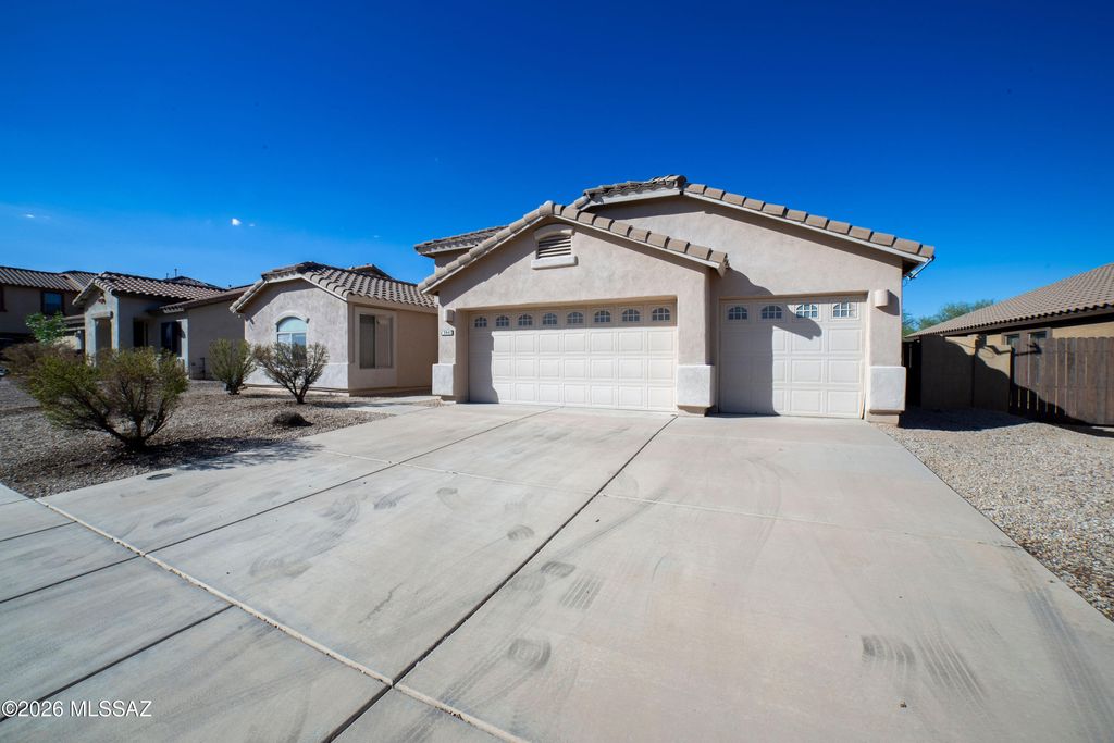 13947 S Camino Los Picos, Sahuarita, AZ 85629