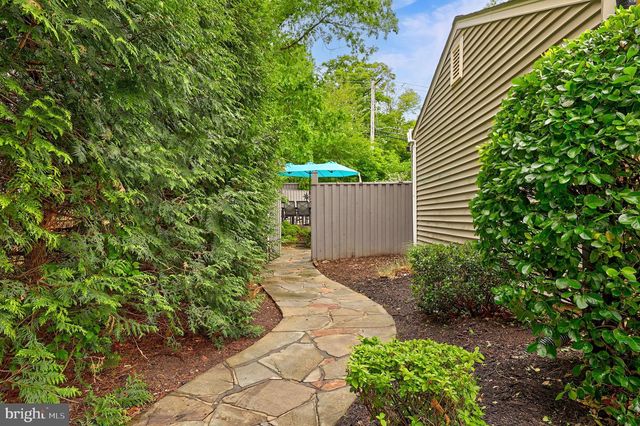 8311 TIMBER BROOK LN, Springfield, VA 22153