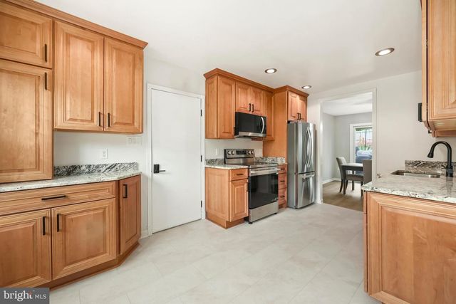 8311 TIMBER BROOK LN, Springfield, VA 22153