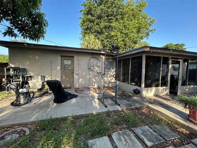 571 SW 29th Terrace, Fort Lauderdale, FL 33312