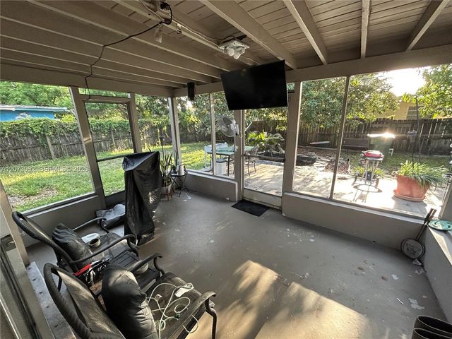 571 SW 29th Terrace, Fort Lauderdale, FL 33312