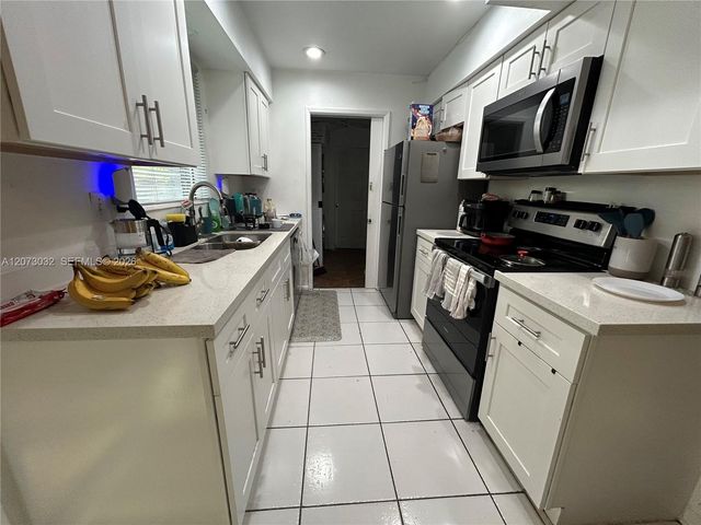 571 SW 29th Terrace, Fort Lauderdale, FL 33312