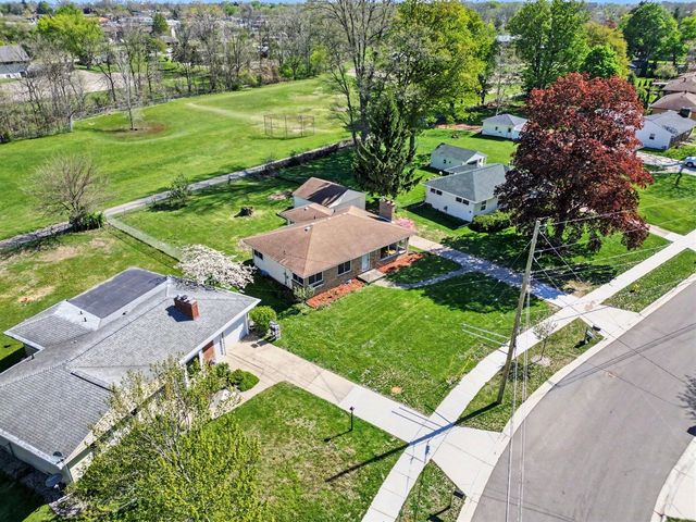 1411 Meadowlane Drive, Grand Rapids, MI 49508