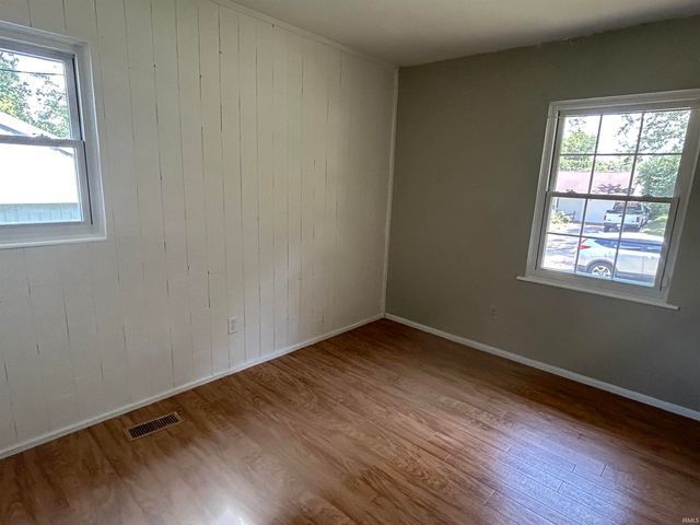 1327 Northlea Drive, South Bend, IN 46628