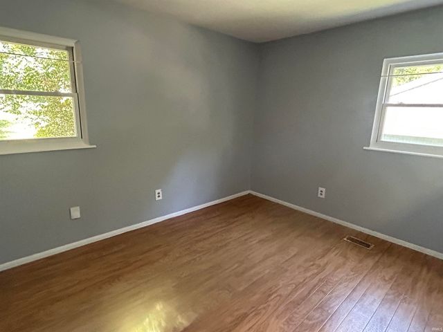 1327 Northlea Drive, South Bend, IN 46628