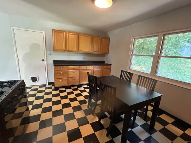 1327 Northlea Drive, South Bend, IN 46628