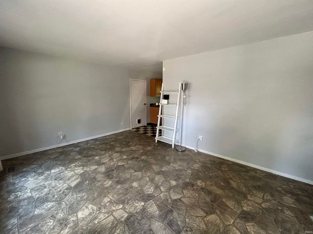 1327 Northlea Drive, South Bend, IN 46628