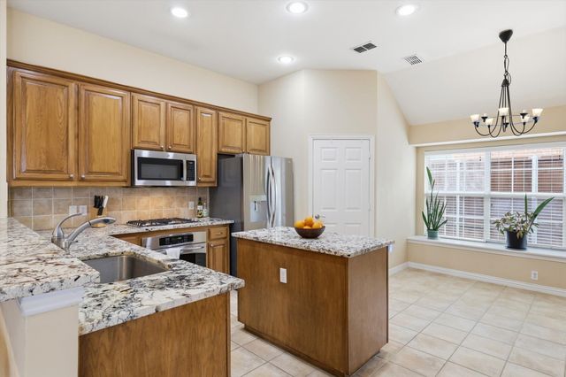 15926 Twin Cove Drive, Frisco, TX 75035