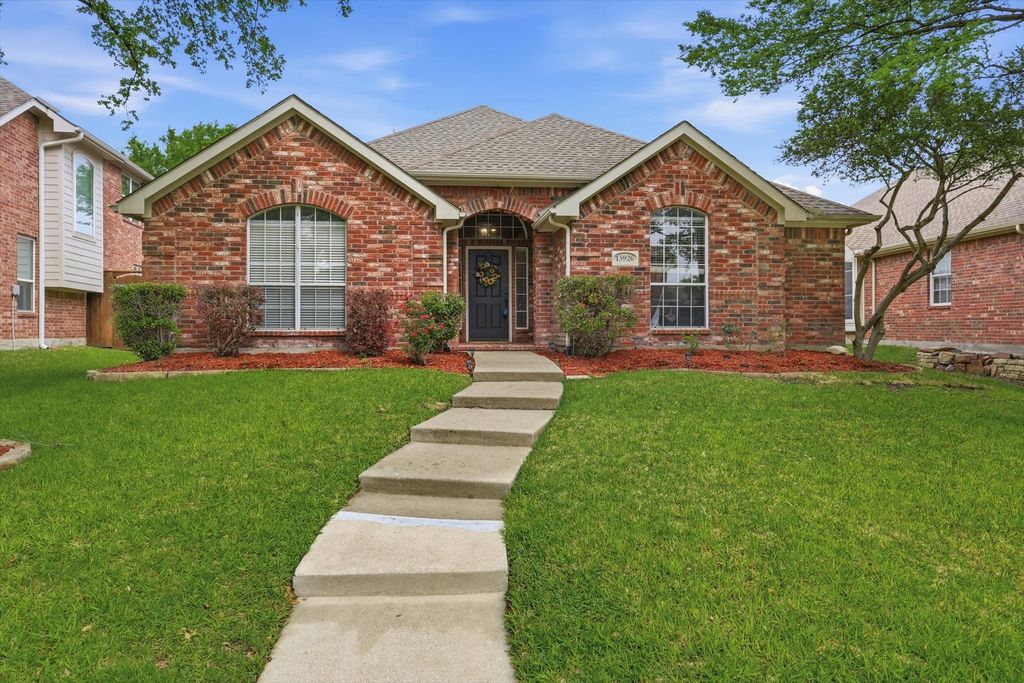 15926 Twin Cove Drive, Frisco, TX 75035