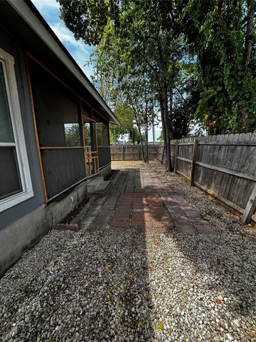 1311 Barbara DR B, San Marcos, TX 78666