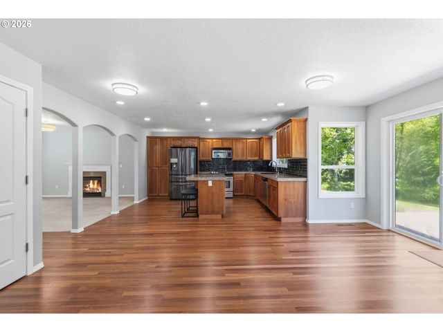 208 SALMONBERRY Ln, Longview, WA 98632