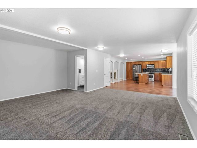 208 SALMONBERRY Ln, Longview, WA 98632