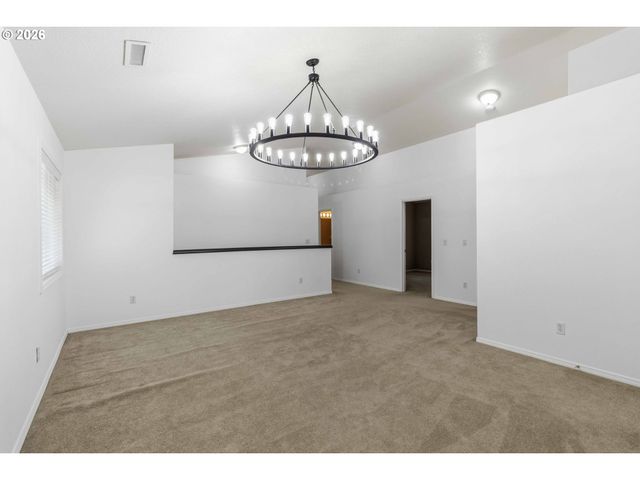 208 SALMONBERRY Ln, Longview, WA 98632