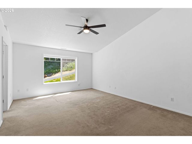208 SALMONBERRY Ln, Longview, WA 98632