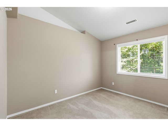 208 SALMONBERRY Ln, Longview, WA 98632