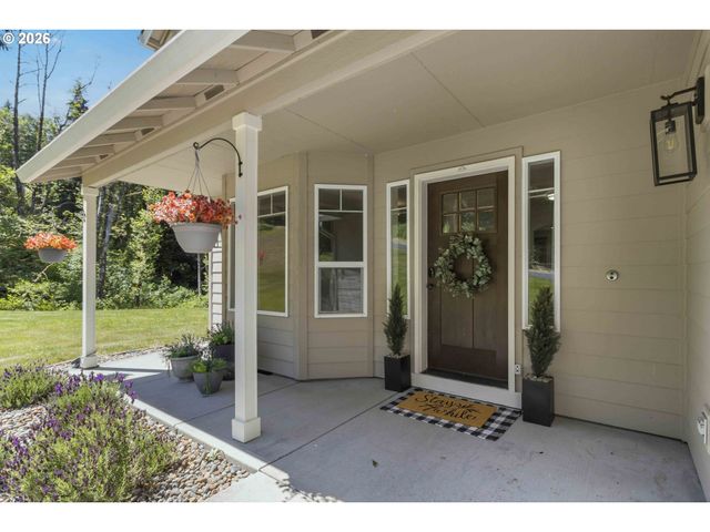 208 SALMONBERRY Ln, Longview, WA 98632