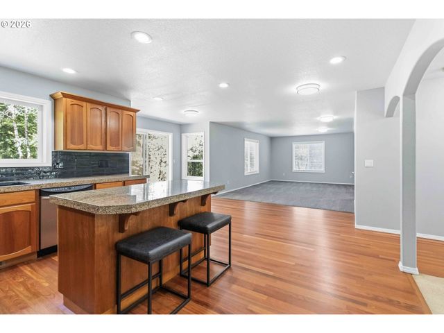 208 SALMONBERRY Ln, Longview, WA 98632