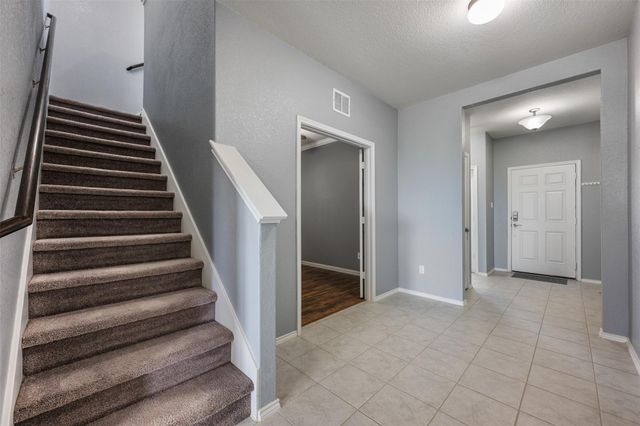 713 Hummingbird LN, Leander, TX 78641
