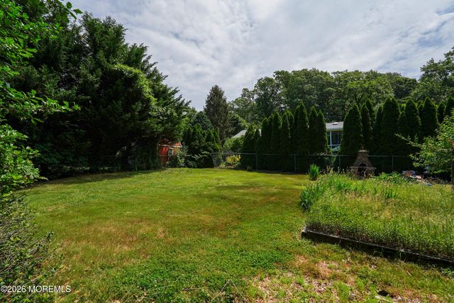383 Navesink Avenue, Atlantic Highlands, NJ 07716