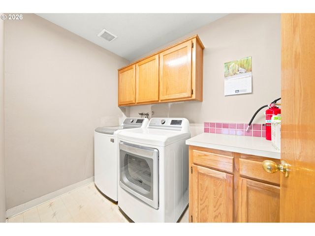 19345 VINCENT Dr, Oregon City, OR 97045