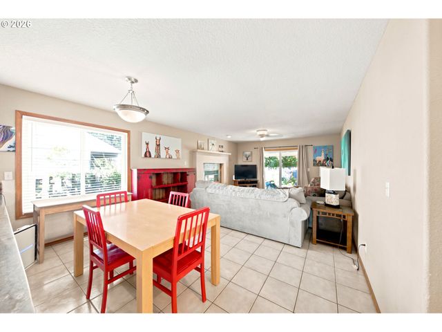 19345 VINCENT Dr, Oregon City, OR 97045