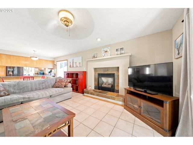 19345 VINCENT Dr, Oregon City, OR 97045