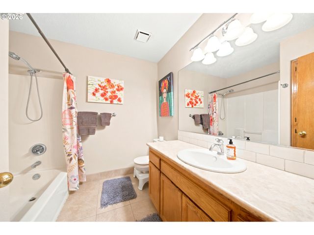 19345 VINCENT Dr, Oregon City, OR 97045