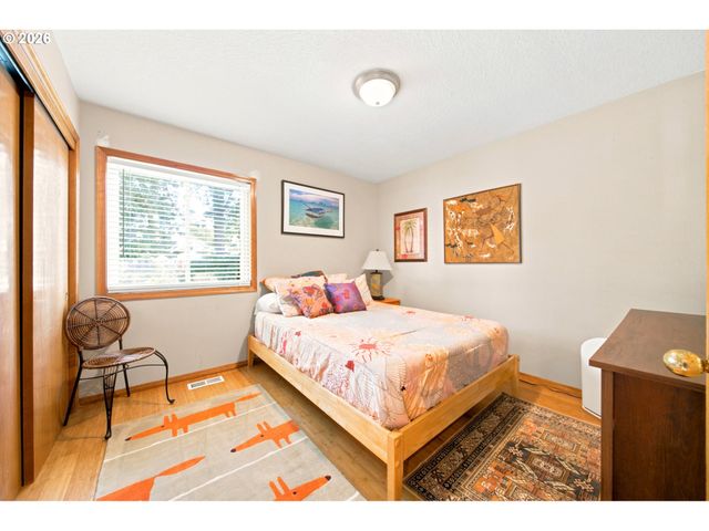 19345 VINCENT Dr, Oregon City, OR 97045