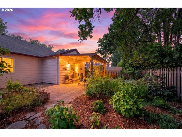 19345 VINCENT Dr, Oregon City, OR 97045