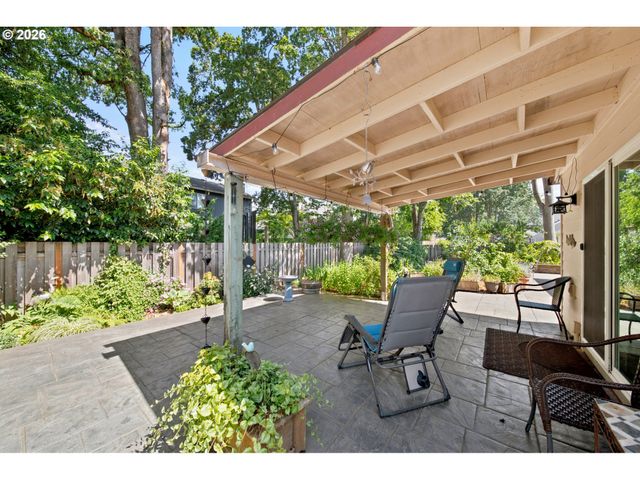 19345 VINCENT Dr, Oregon City, OR 97045
