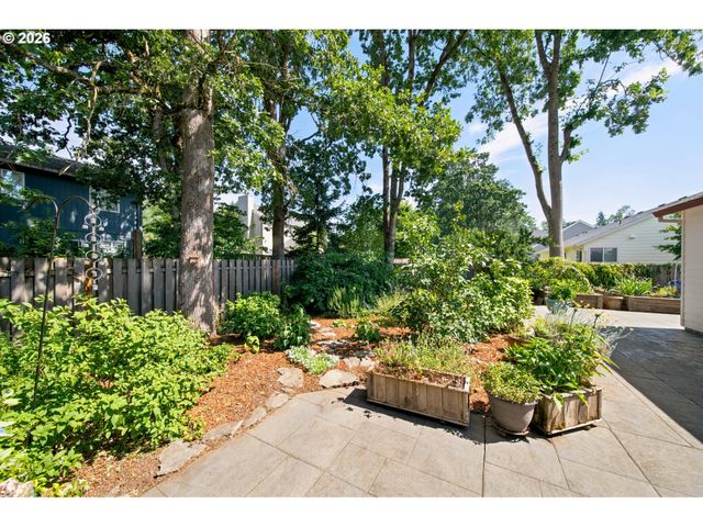 19345 VINCENT Dr, Oregon City, OR 97045