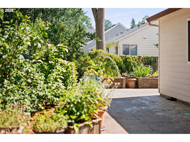 19345 VINCENT Dr, Oregon City, OR 97045