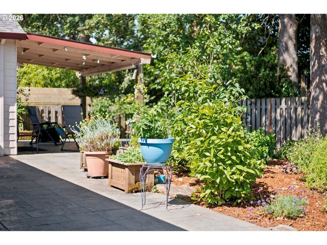 19345 VINCENT Dr, Oregon City, OR 97045