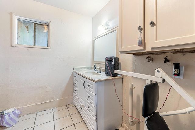 1222 Olive Avenue, Sanger, CA 93657