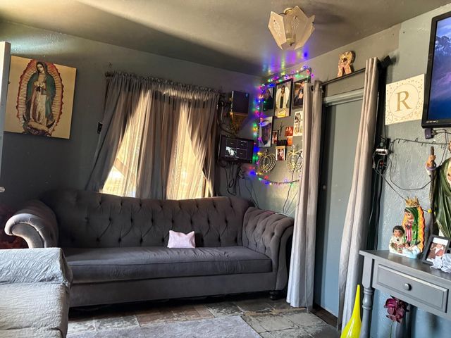 1222 Olive Avenue, Sanger, CA 93657