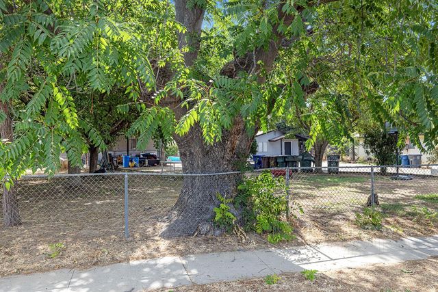 1222 Olive Avenue, Sanger, CA 93657