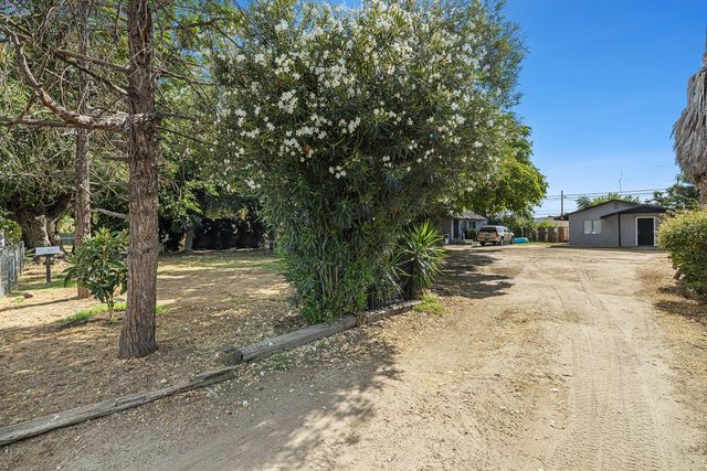 1222 Olive Avenue, Sanger, CA 93657