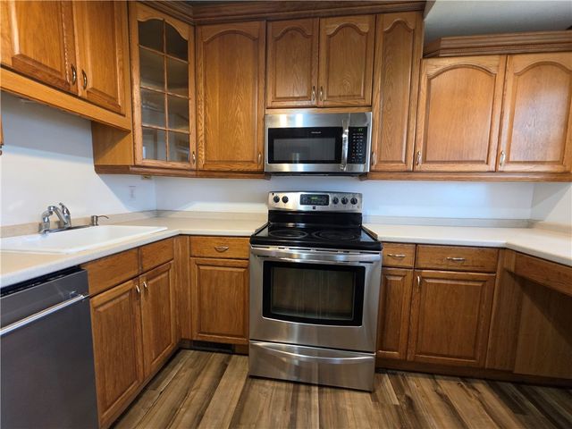 1610 6th Ave, Beaver Falls, PA 15010