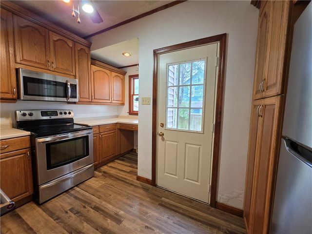 1610 6th Ave, Beaver Falls, PA 15010