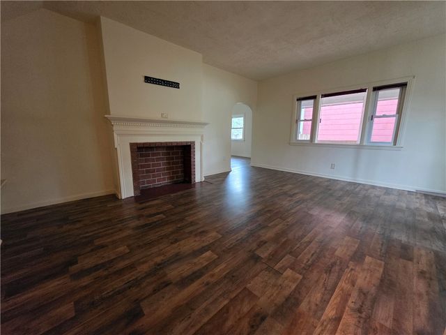 1610 6th Ave, Beaver Falls, PA 15010