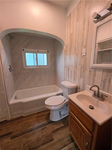 1610 6th Ave, Beaver Falls, PA 15010