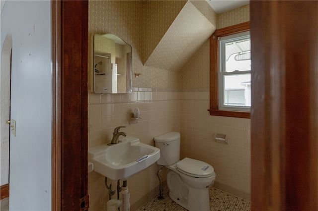 518 Snell Street, Fall River, MA 02721