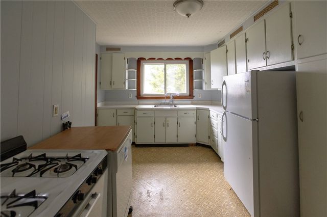 518 Snell Street, Fall River, MA 02721